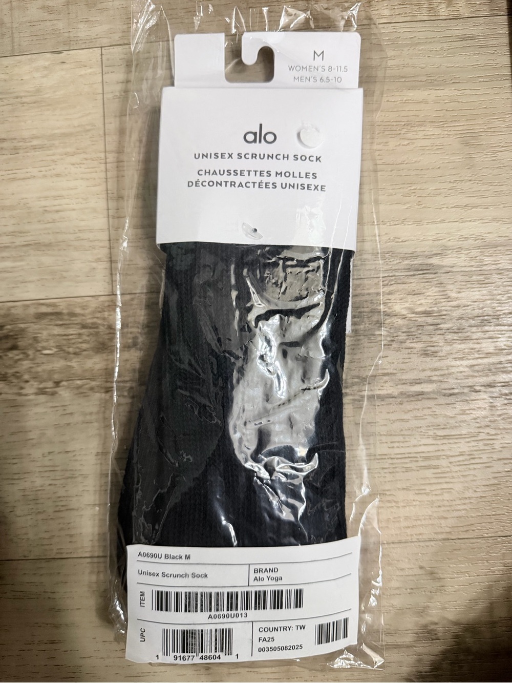 ALO Yoga Black Unisex Scrunch Socks